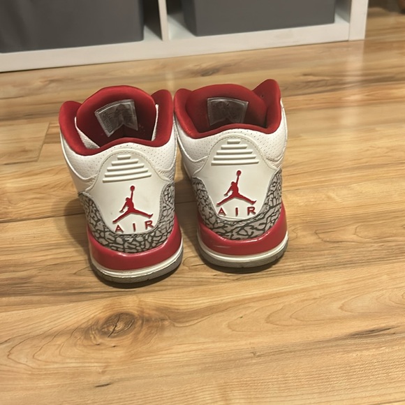 Air Jordan 3’s Retro (Cardinal Red) sizes 7 - Picture 2 of 4
